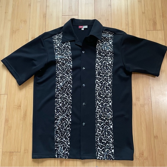 Iz It U USA Other - Retro Bowling Shirt  Black Animal Print Size Medium Short Sleeve